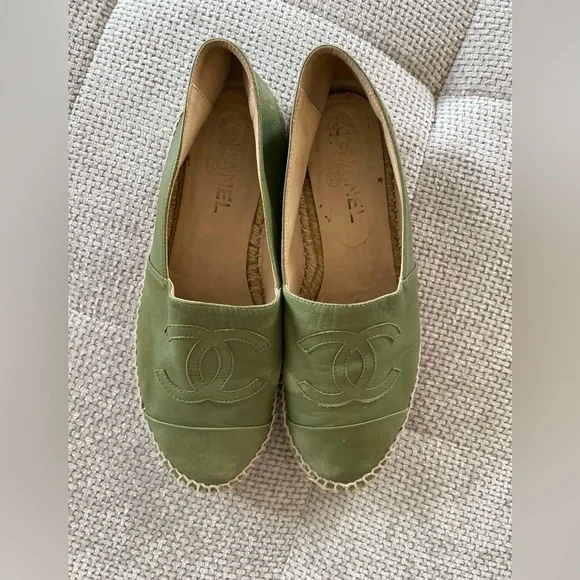 Chanel Olive Lambskin Leather Espadrilles Flats Slip on CC Logo